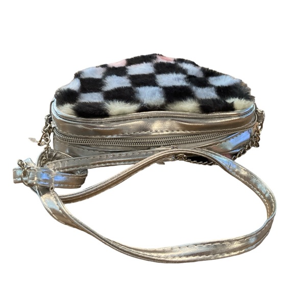 Wonder Nation Heart Icon Crossbody Bag - Picture 10 of 12